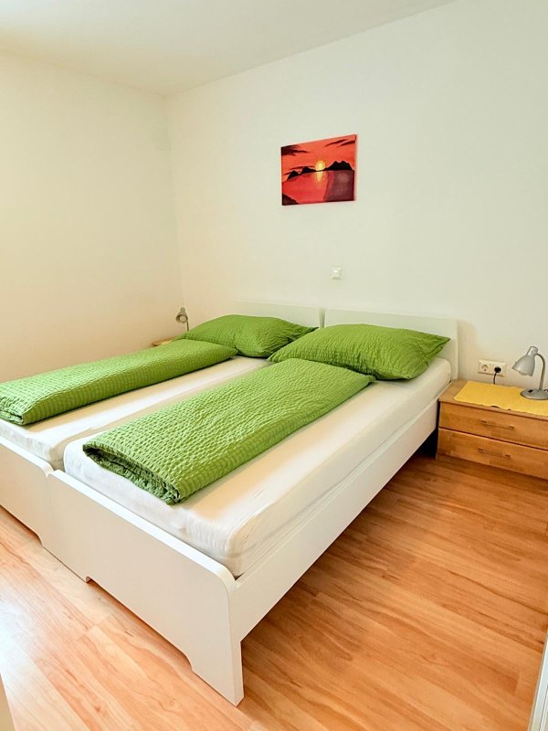 dieber-graz-ferienwohnungen-whg-1-schlafzimmer-betten-zusammen