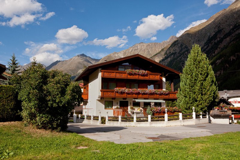 haus-fridolin-soelden-sommer