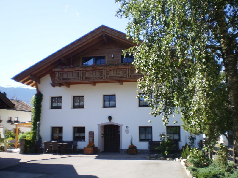 aahausansicht-sommer