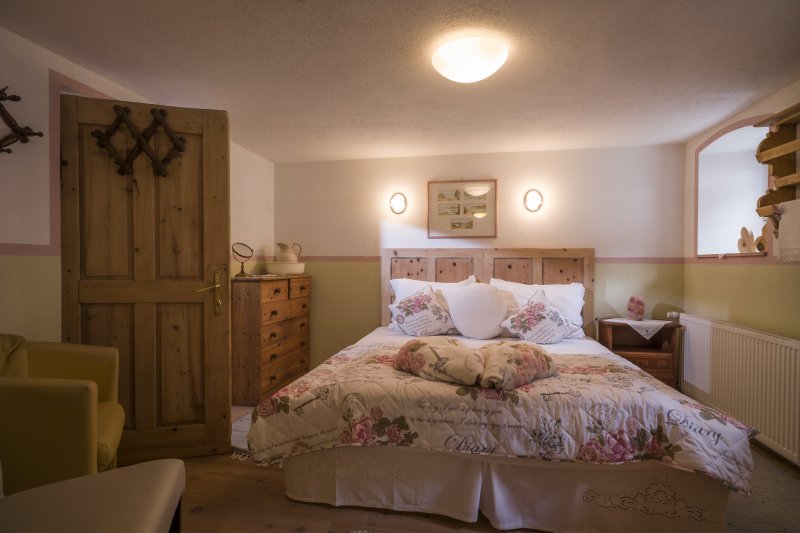 app-muellnerhaus-obere-maerz-56-stumm-schlafzimmer