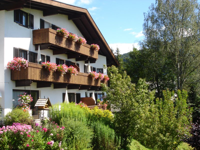 002apartments-seefeld-frenes