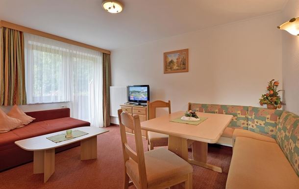 006-scheffau-am-wilden-kaiser-apart-barbara-maria-zischg-ferienwohnung-brixen-wohnzimmer