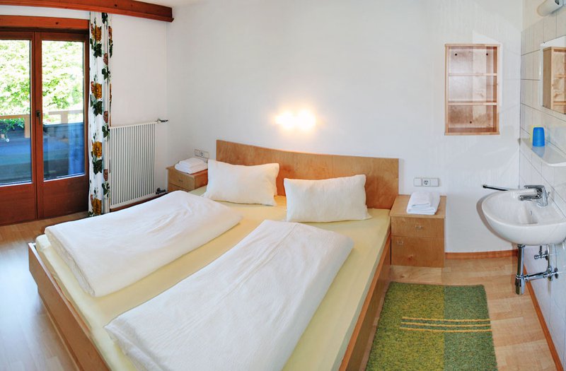 013-schlafzimmer-e473cb1e7e