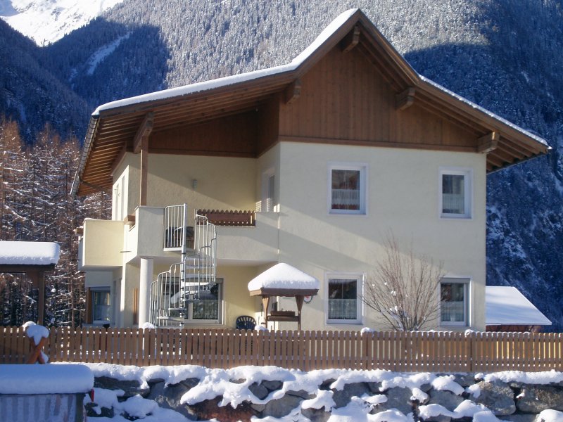 0011-winter-haus-westen