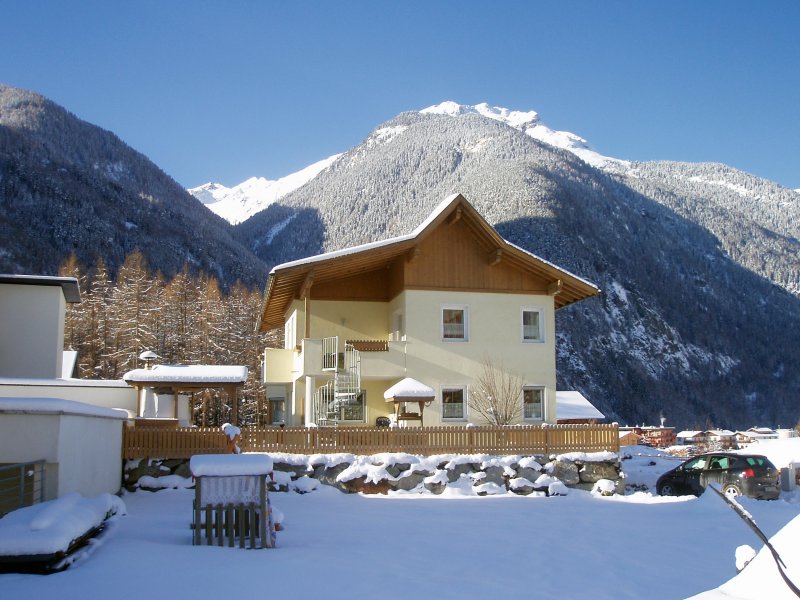 0012-winter-haus-westen