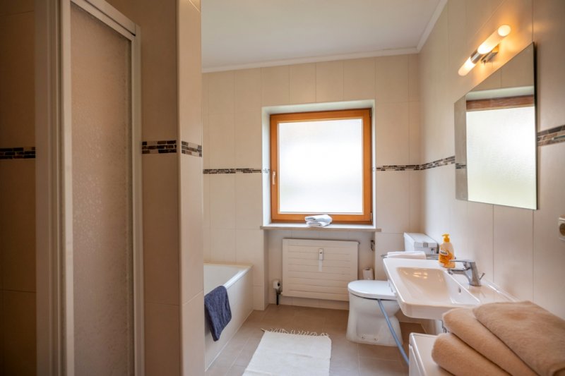 appartement-bergblick-oberfeld-12-scheffau-12-2019-badezimmer
