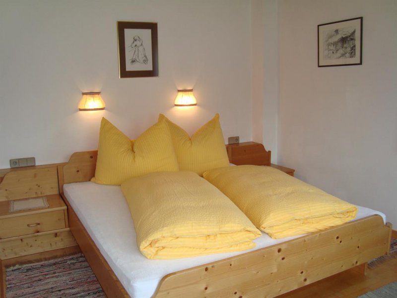 006schlafzimmer-porzewohnung