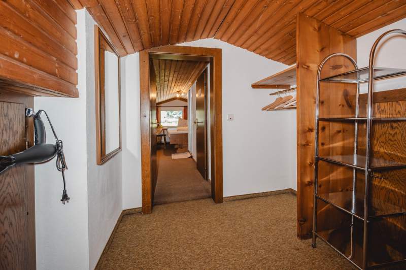 9b5fb2d0-27ec-4eee-a751-ab2c300afcef