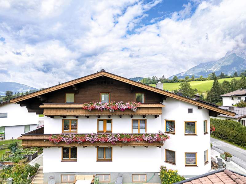 1dd353b3-d0ca-4139-99d0-643403cb2b85