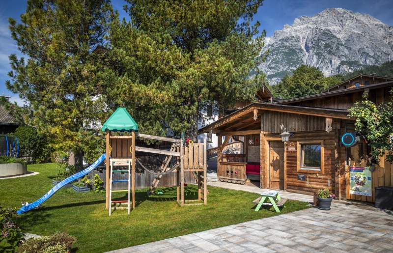 990dbb33-522e-4dbd-8125-e5b45428f8f2