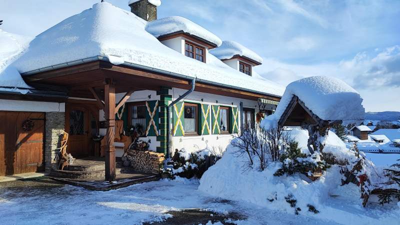 0305f09b-e8d3-464e-97ea-c68a6d3a4628