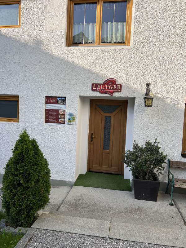 603faa95-e6e3-4da8-8d7a-aef192977e71