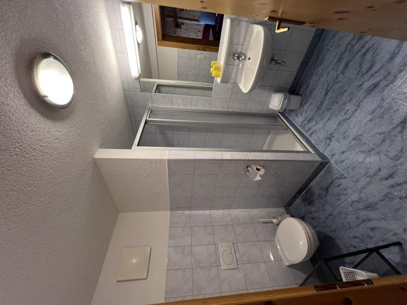 6edb427f-27c7-4775-b5fc-266b8eca20b4