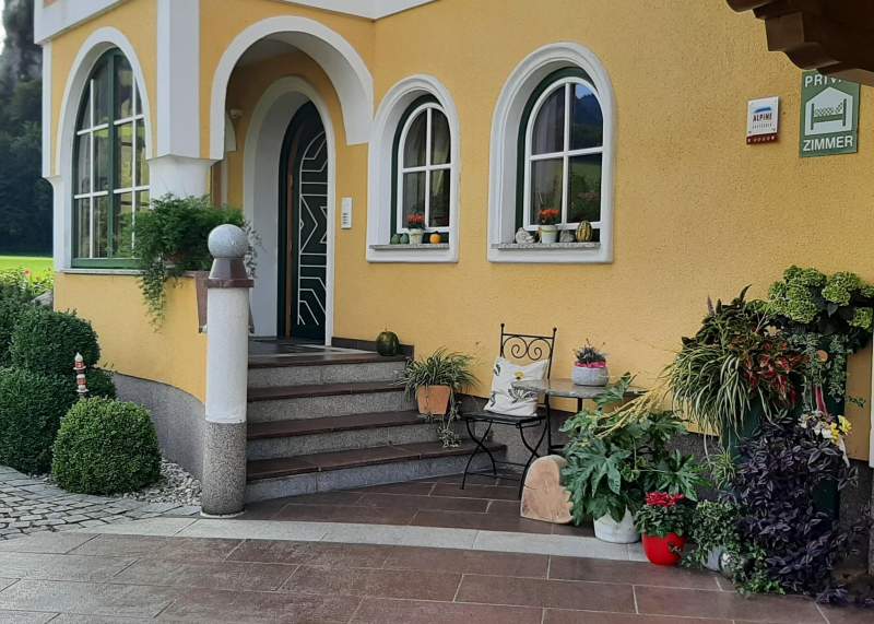 8ca25644-ec84-415e-b080-17ff3b771f64