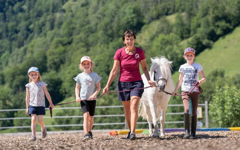 b4e2bb9d-4cbd-4430-8898-2a62cff37a84