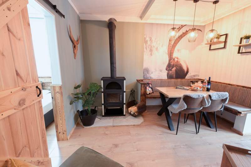 facefeeb-1337-4a74-95c3-8bd6e65f0731