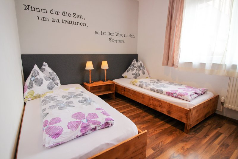 schlafzimmer-2-fewo1