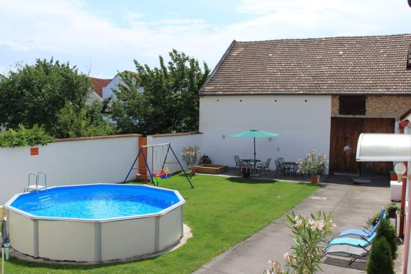 0f0b0753-5c17-4b28-8069-9a64becee685