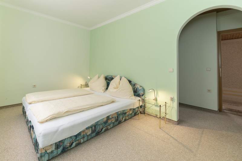 5c479070-58fa-42ff-a400-855fed661184