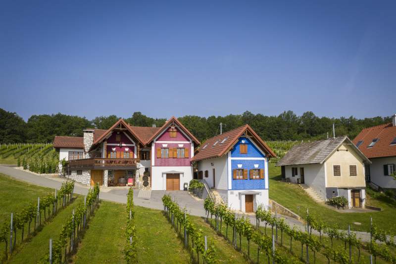 ba8953db-3635-4a75-ba1b-5e37d1725e23