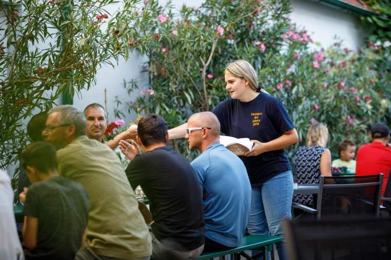 a2295715-f9d8-40ea-a7aa-bef85bce6a12