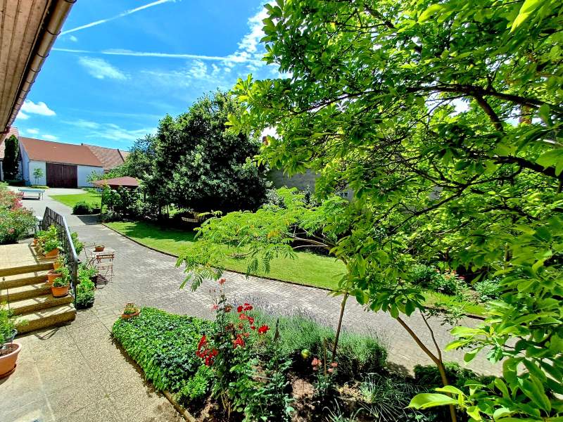 24782872-d628-4e80-862b-0da733d0c26e