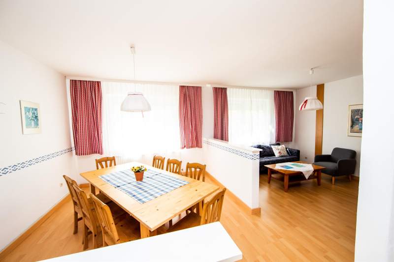 99a48f7a-8372-4988-bc1c-4c336d966c2e