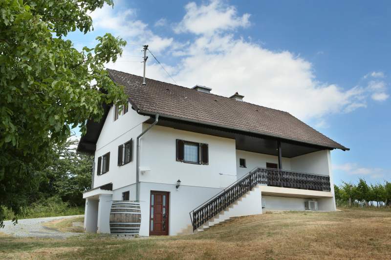 3e760752-8e37-4e3a-b2b9-0de819c8861e