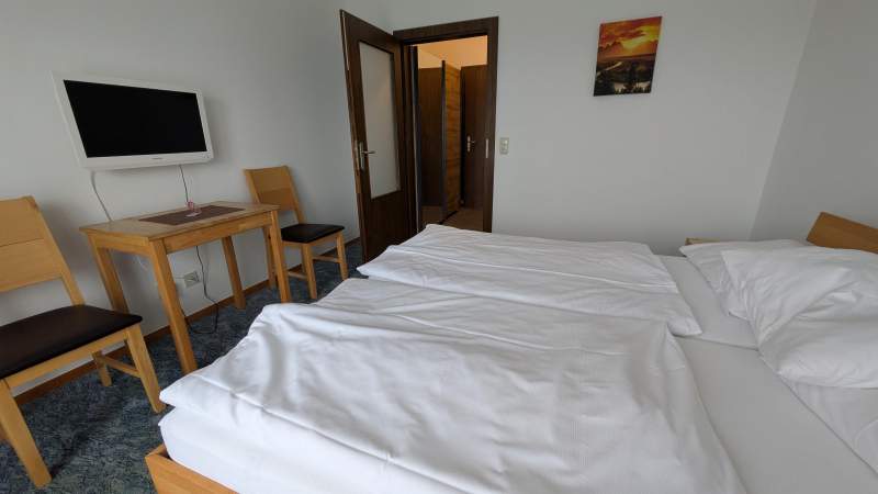 1a1372f9-2a8e-4a87-8dee-4178c7d8ffb5