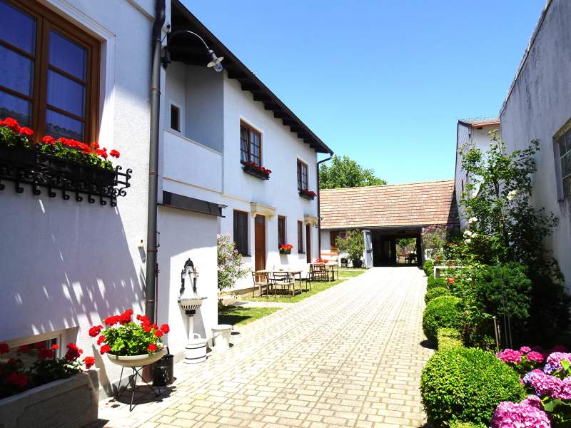 02cf7036-2ba4-4133-9fb7-2e7734a1275d