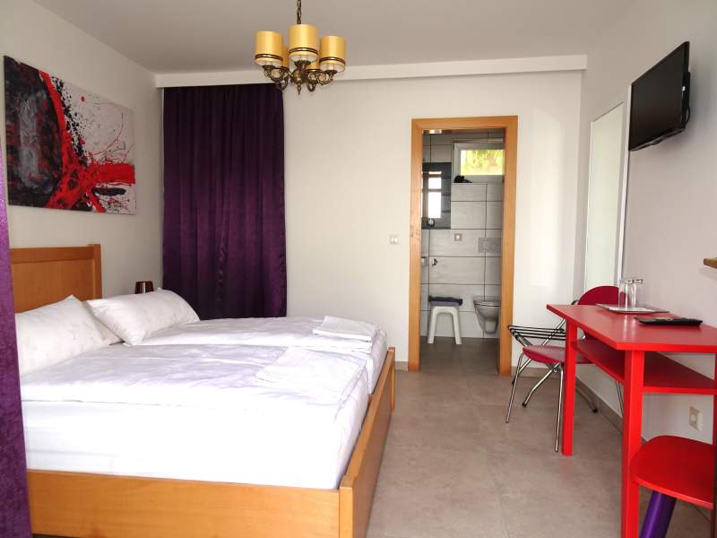 3abe5fe8-9940-4d8d-8f56-6096d1c1e54b