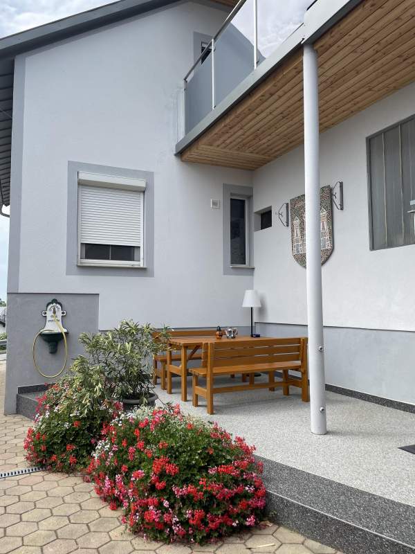 f0ea685d-8040-42c8-adbe-359bf5541dce