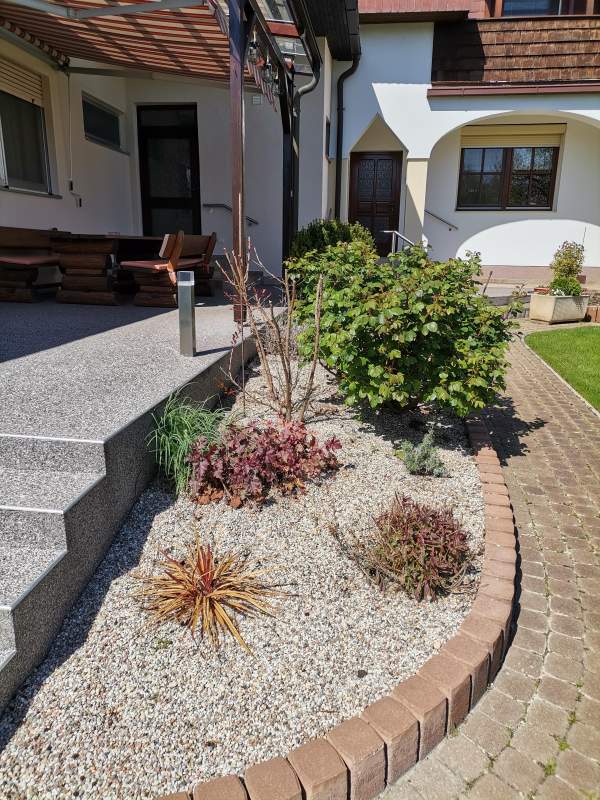 21cc8d09-47f2-4715-af17-edc20311a584