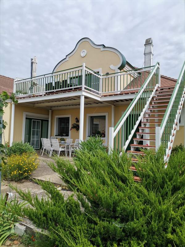 51977f98-6821-4c3b-a284-574c24669df8