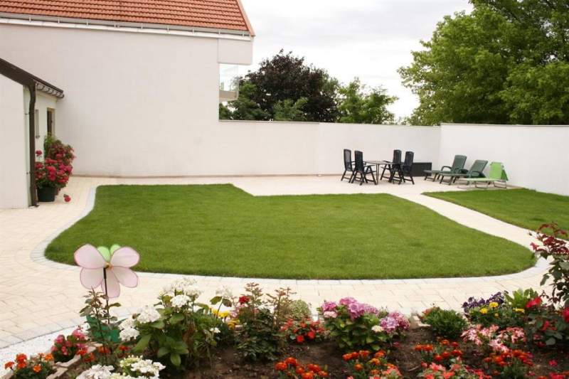 b83dbf58-e4d3-4062-8223-39daa9333355