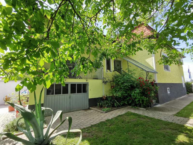 e06eaa9e-4f57-4bcd-aafc-a7de95144abd