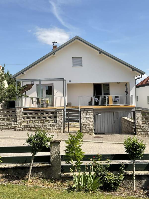 48fa1524-443b-466c-920b-f711d6956619