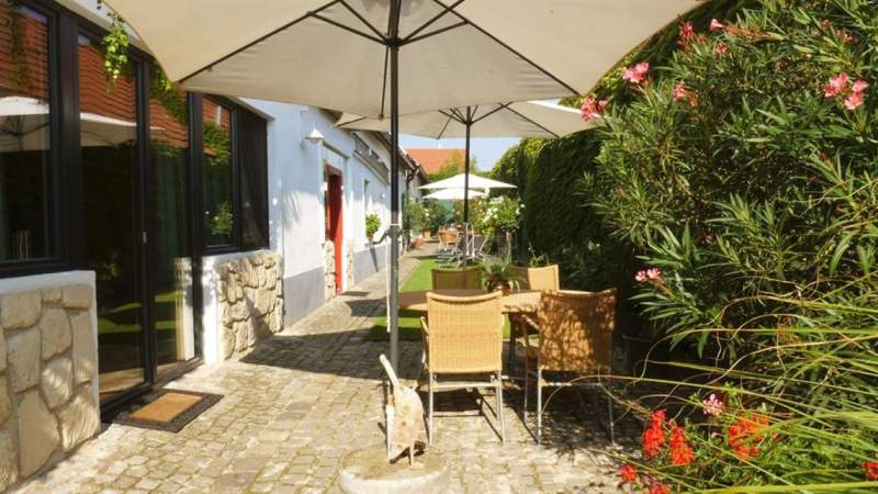 ec0317f1-dbb2-4884-98ff-f4445686d4b0