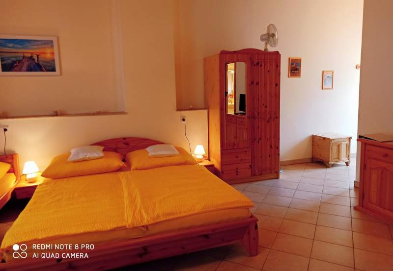 71e3f240-0cb4-49bc-a68b-5df4bddd207b