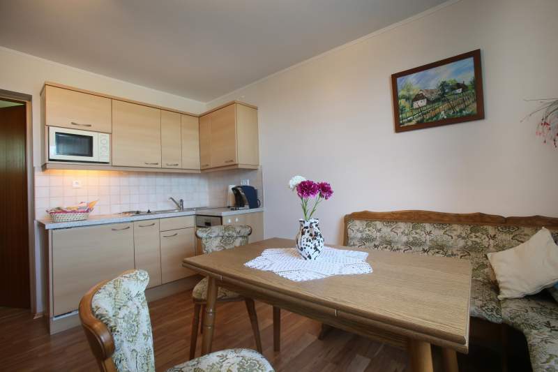 49aa28b6-71be-4a60-a95c-e974b32401c9