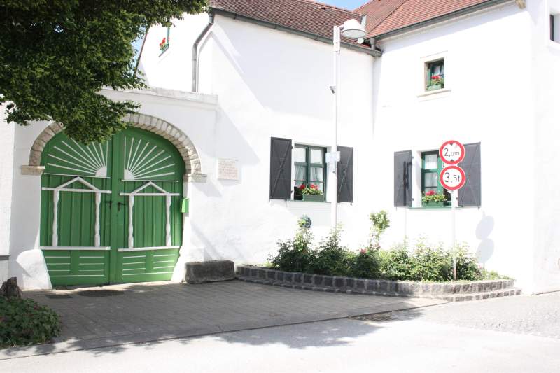 24d28434-bdad-4215-b649-a18435f04126