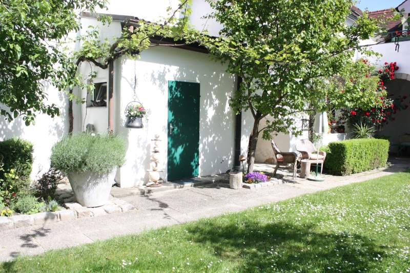 e274083c-04e3-43e7-95fb-3817629707ce