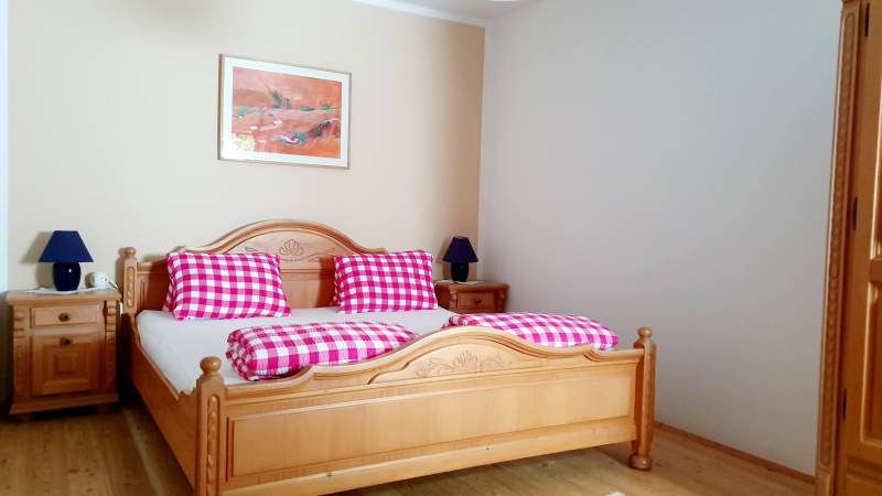 01ba8a97-fb66-48ab-8127-d00f9067e57d