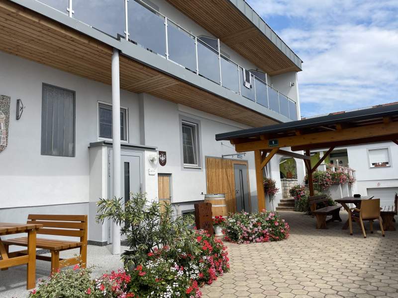 fb376841-edce-486f-a7c2-7d76db8683c9