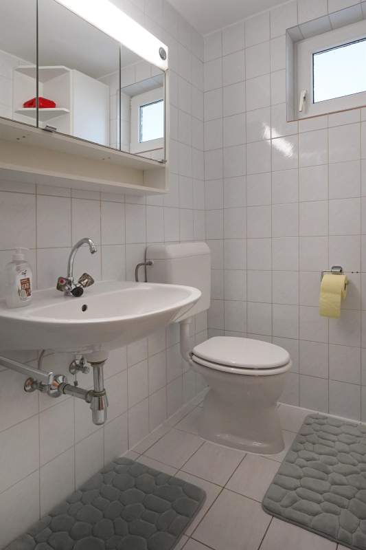 d42f9d53-e119-40a0-a1eb-97233f7d7b3e