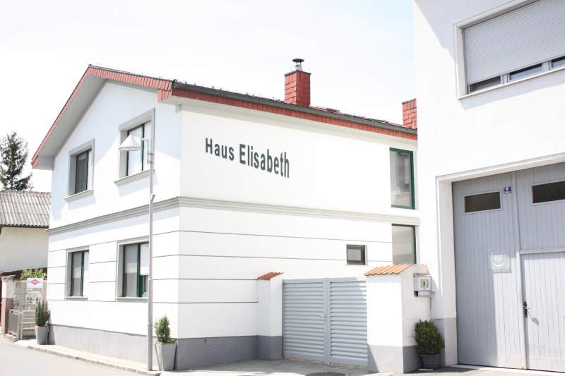 e44b3358-422a-4a4d-a551-2fe556359541