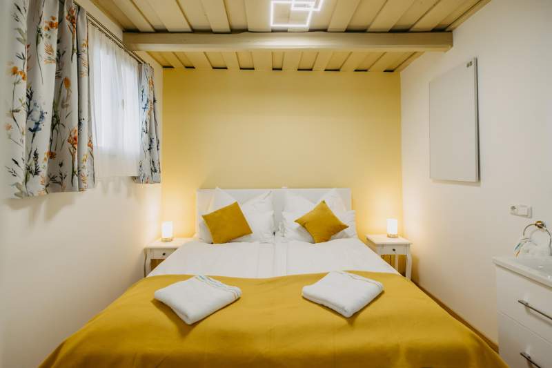 3976bddf-de37-439e-bbc7-e2fe87c2c548