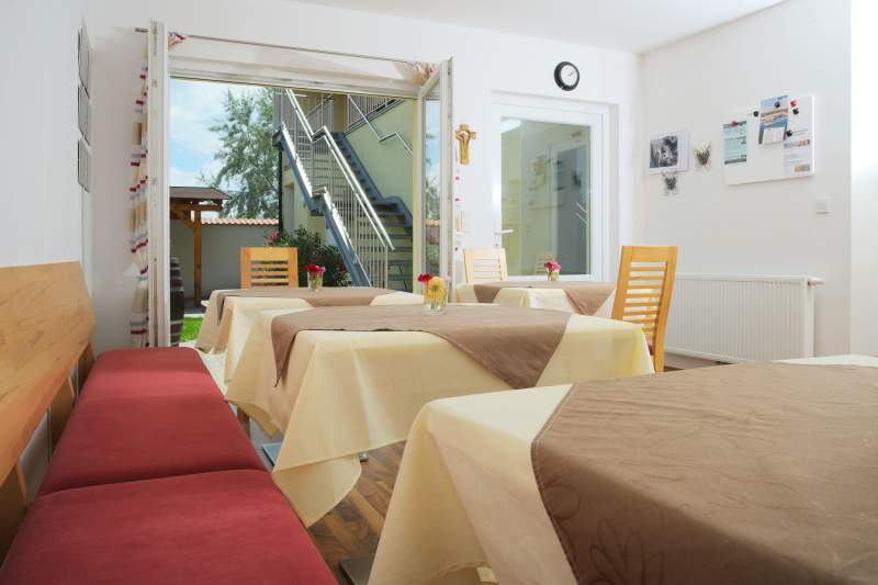 15ca99c5-acab-4d6c-88d1-044df1c2d658