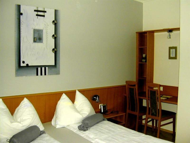 1b6dcc79-43f4-4535-b51b-14c313ba6064