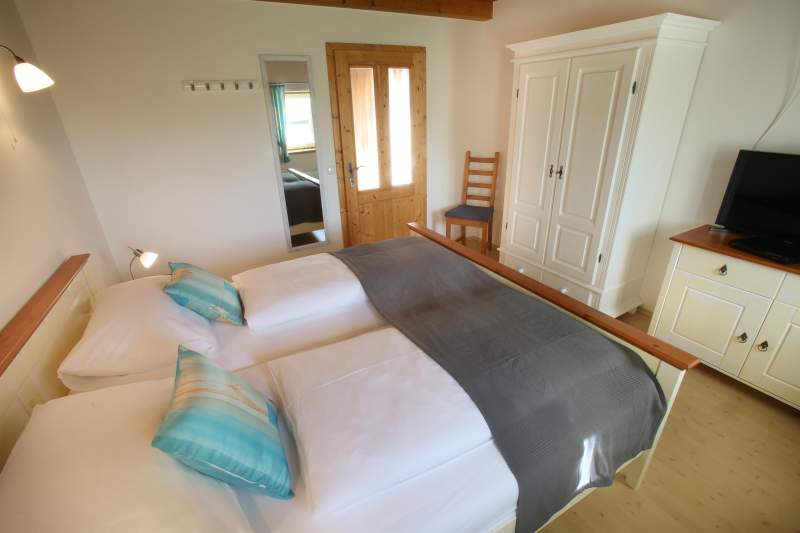 b6400f3a-46d1-49e3-ac59-7e554959827a